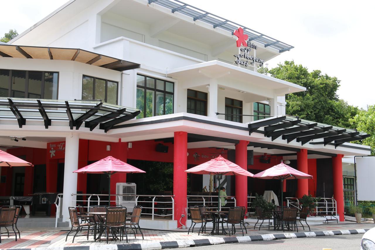 Edc Uum Sintok Hotell Sintuk Exteriör bild