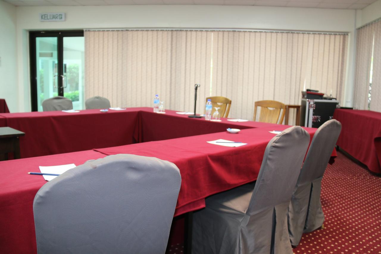 Edc Uum Sintok Hotell Sintuk Exteriör bild